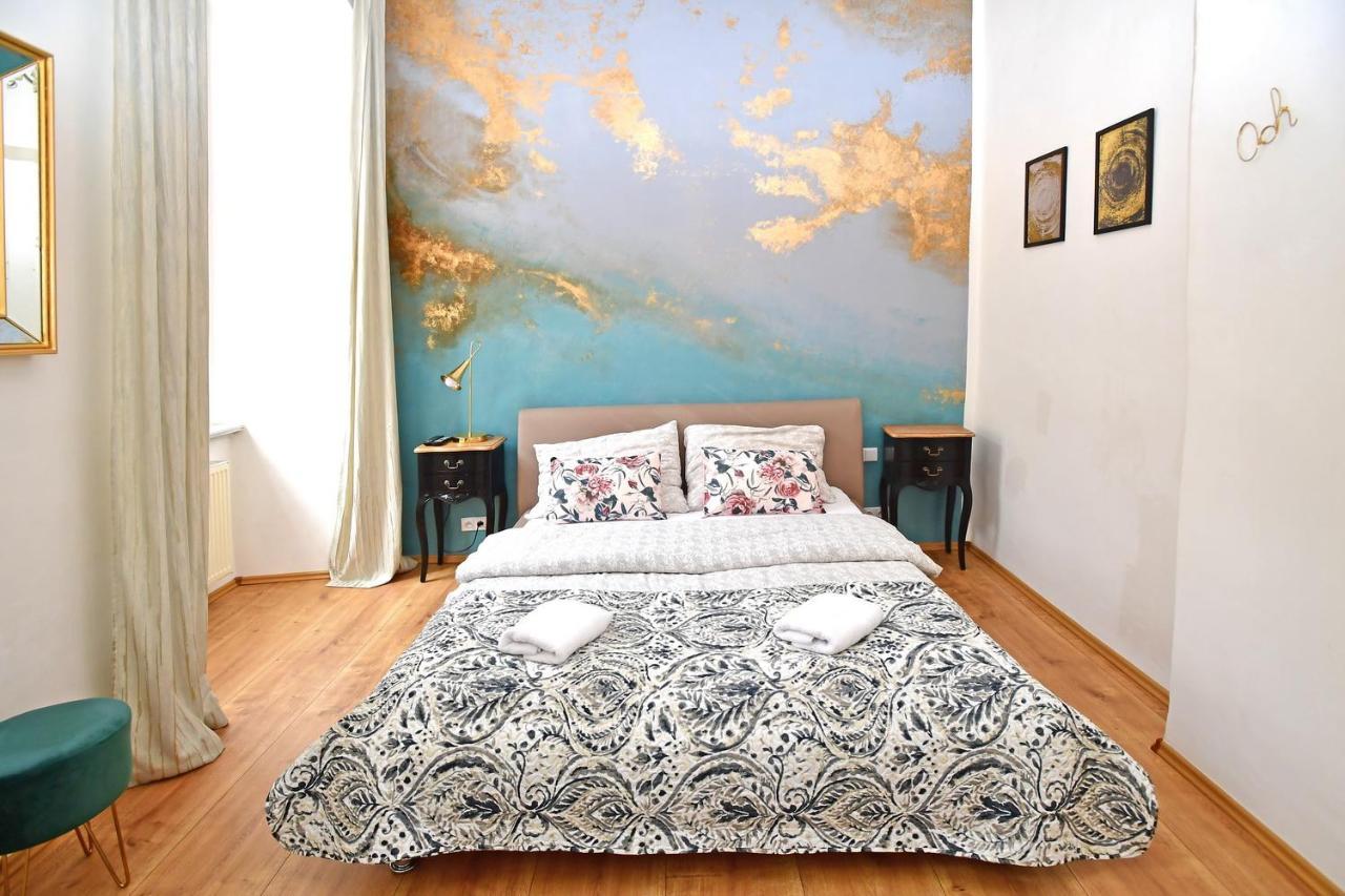 Lovely Little Cosy Apt In Прага Екстериор снимка