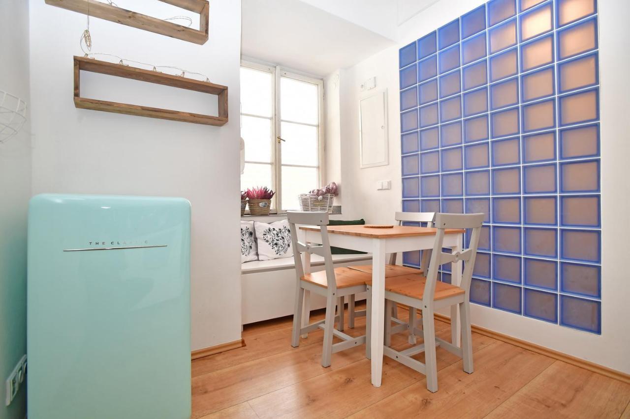 Lovely Little Cosy Apt In Прага Екстериор снимка